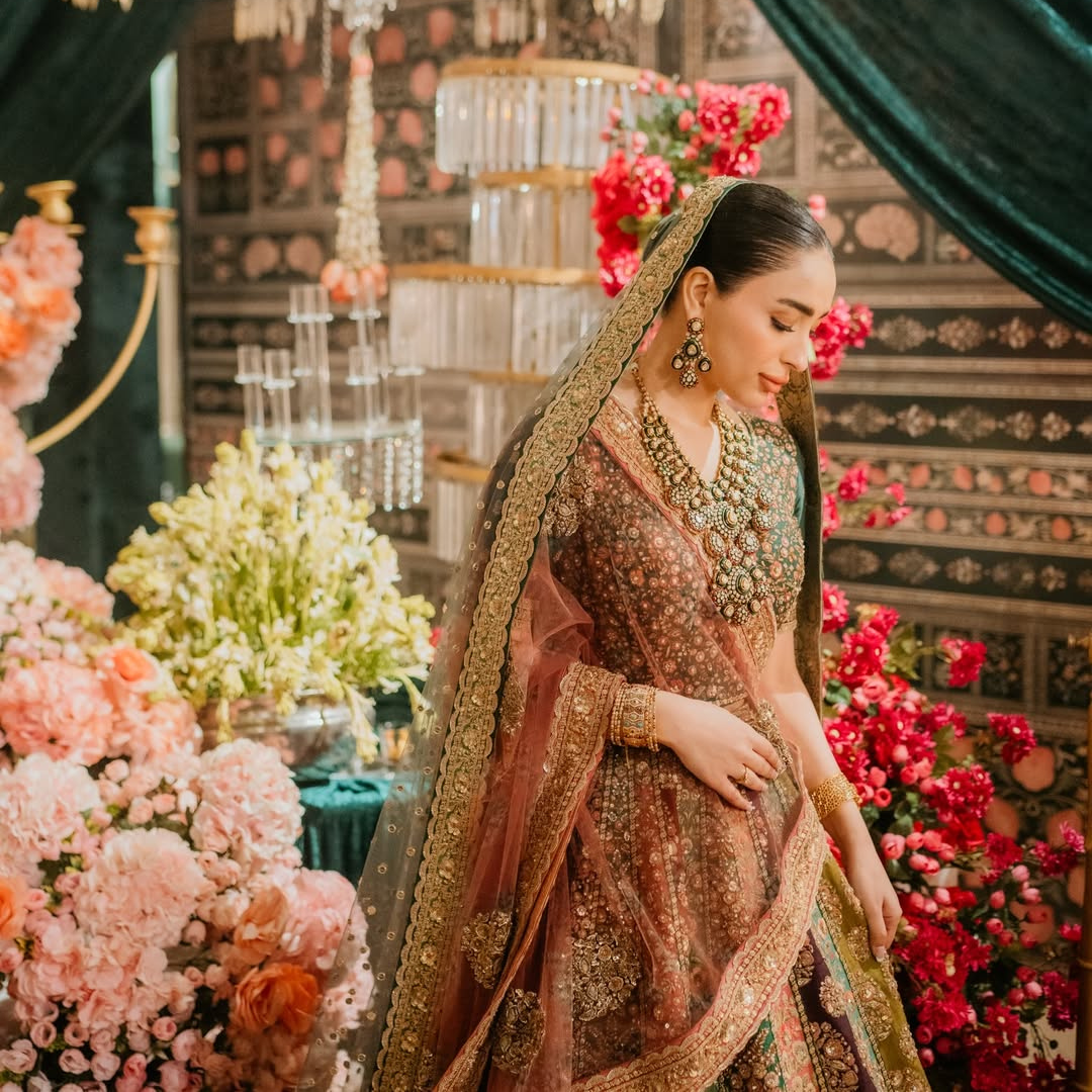 दुल्हन का मेहंदी लुक