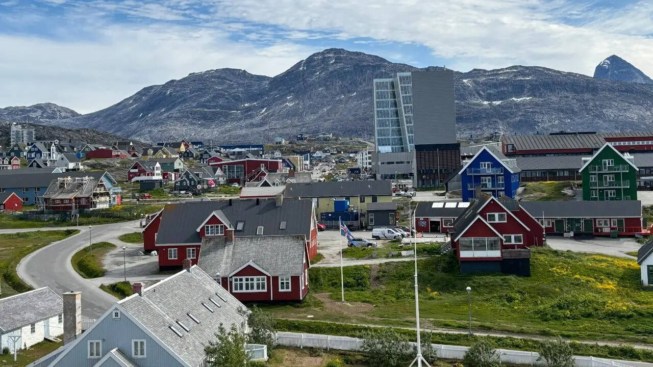 आकर्षित नाम बना आकर्षण का केंद्र