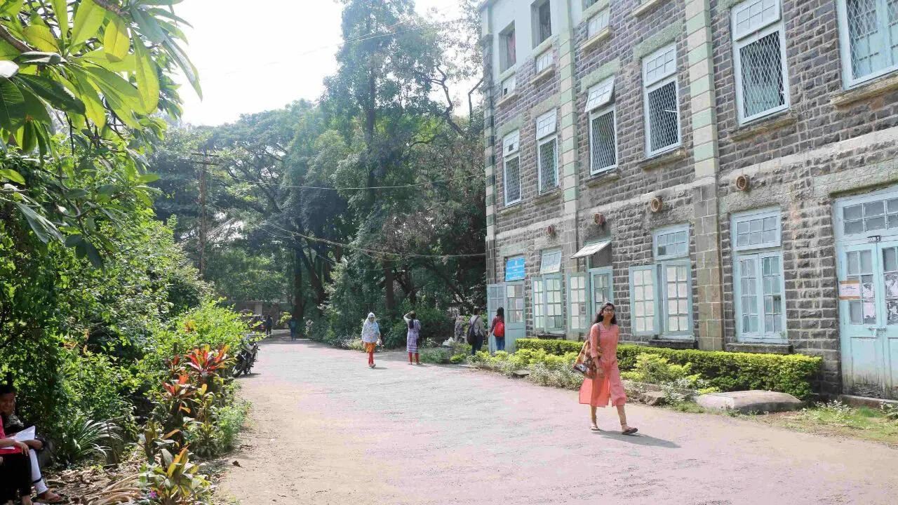 विधवा महिलाओं से हुई शिक्षा की शुरुआत 