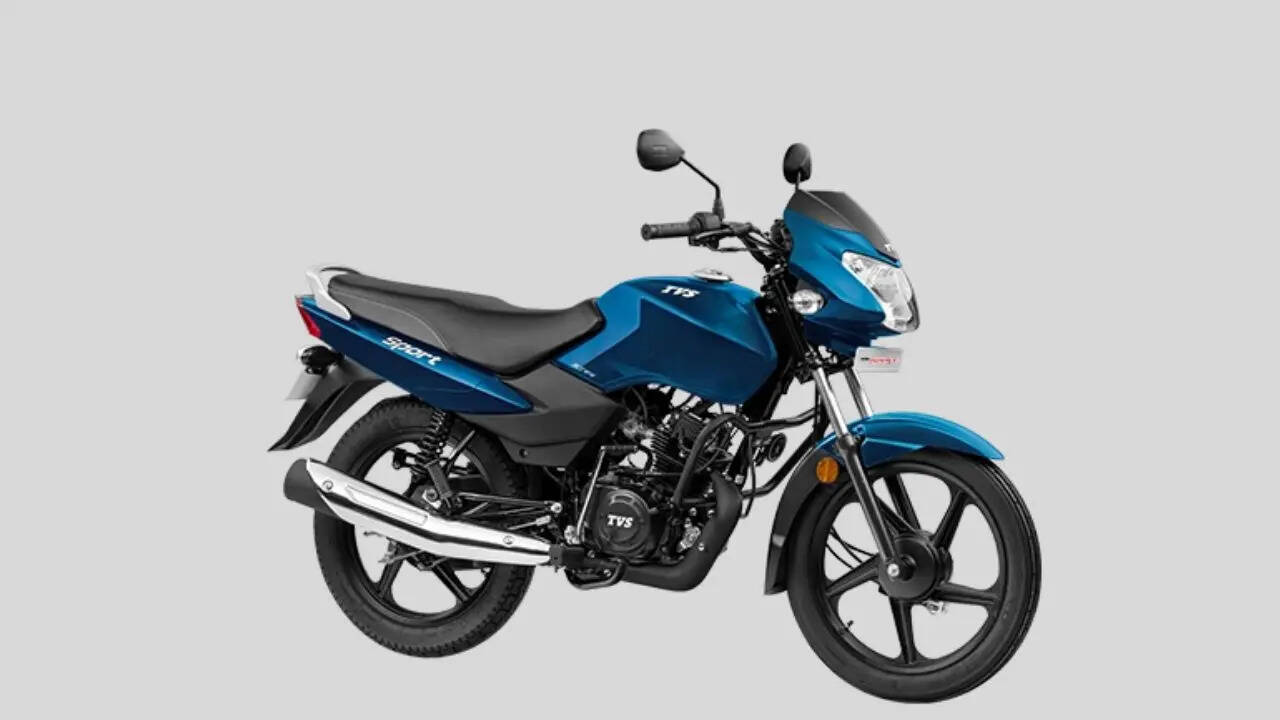 करीब 112 किलोग्राम वजन के साथ TVS Sport बाइक माइलेज और हल्केपन का अच्छा बैलेंस देती है।