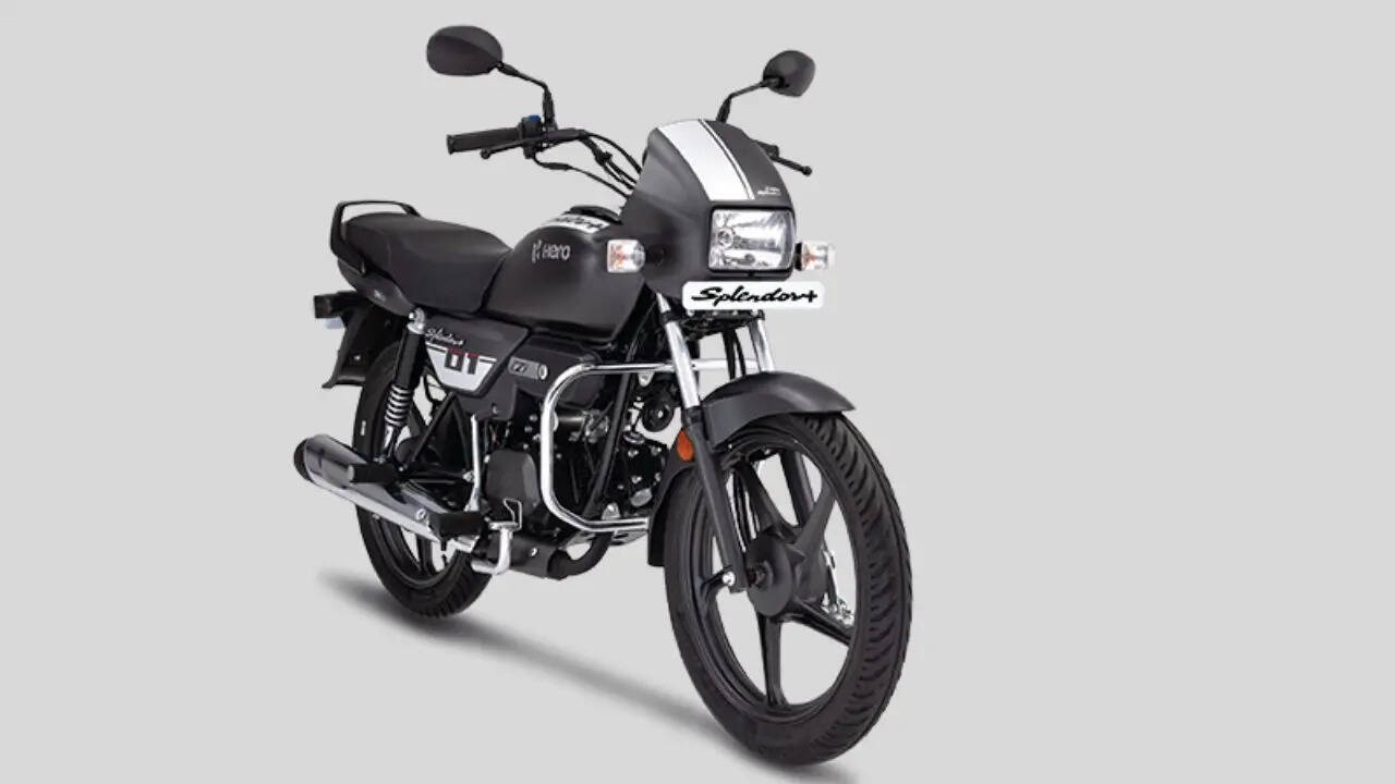 112 किलोग्राम वजन वाली Hero Splendor Plus बाइक भारत की सबसे अधिक बिकने वाली बाइक है। हल्की होने के कारण इसे चलाना बेहद आसान है।