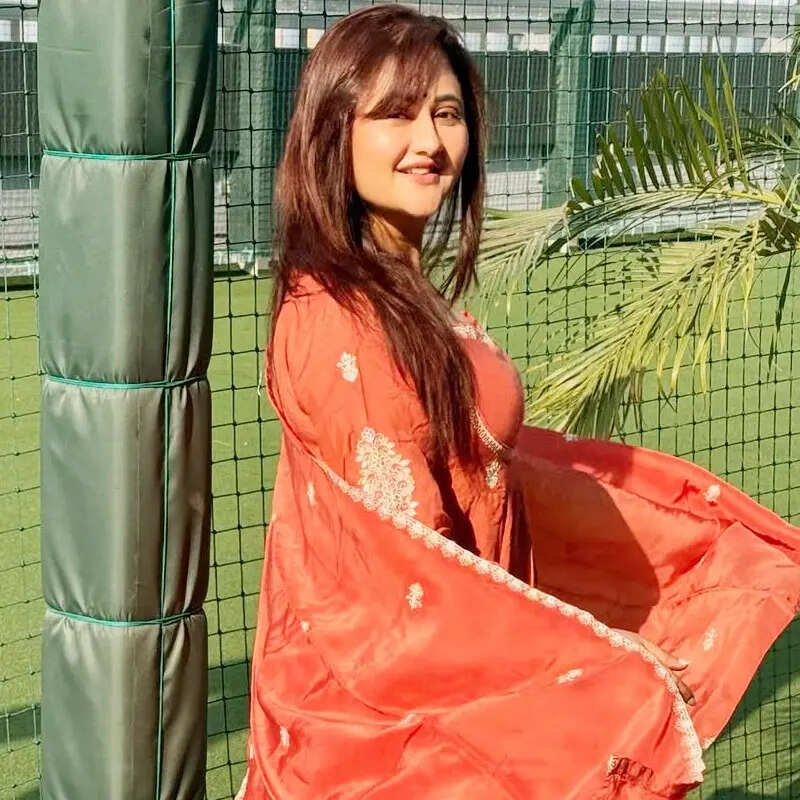 रश्मि देसाई (Rashami Desai)