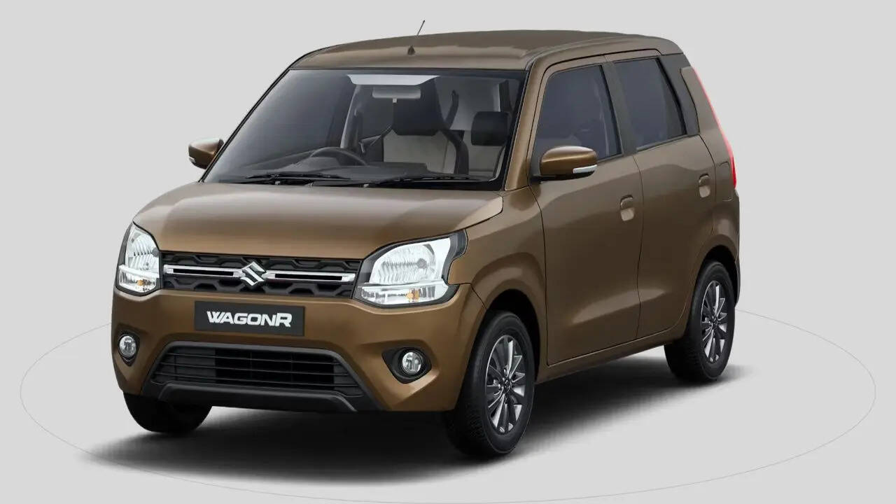 Maruti Suzuki Wagonr भारत में एक पॉपुलर हैचबैक कार है, जो अपने बॉक्स-शेप्ड डिजाइन, शानदार माइलेज और शहर के लिए आसान ड्राइविंग के लिए जानी जाती है। यह छोटी कार परिवारों और शहर में दैनिक यात्रा करने वालों के लिए एक बेहतरीन विकल्प है।  इस कार की शुरुआती कीमत लगभग 4.99 लाख रुपए पड़ती है।