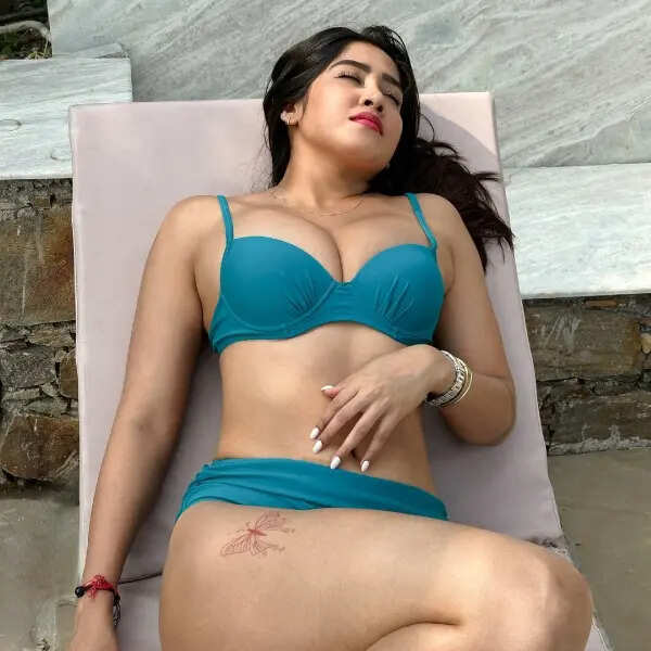सोफिया अंसारी का हुस्न