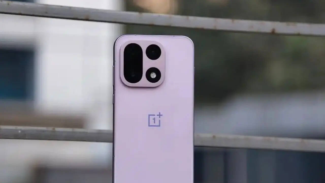 जहां एक तरफ से सिर्फ फ्लैट डिस्काउंट ऑफर में ग्राहकों को हजारों रुपये बचने वाले हैं वहीं दूसरी तरफ कंपनी बैंक और एक्सचेंज ऑफर भी दे रही है जिसमें आपके हजारों रुपये की एक्स्ट्रा सेविंग भी होगी। 