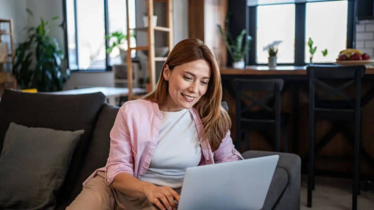 strongबम बनाने की जानकारीHow to Make a Bomb strongअगर आप कभी भी गूगल पर बम बनाने की जानकारी सर्च करते हैं तो आप भारी मुश्किल में पड़ सकते हैं। यह इतनी बड़ी गलती है कि आपसे कड़ी पूछताछ के साथ आपको रिमांड पर भी लिया जा सकता है। इसलिए कभी भी बम या फिर हथियार बनाने के टॉपिक को गूगल पर सर्च न करें।