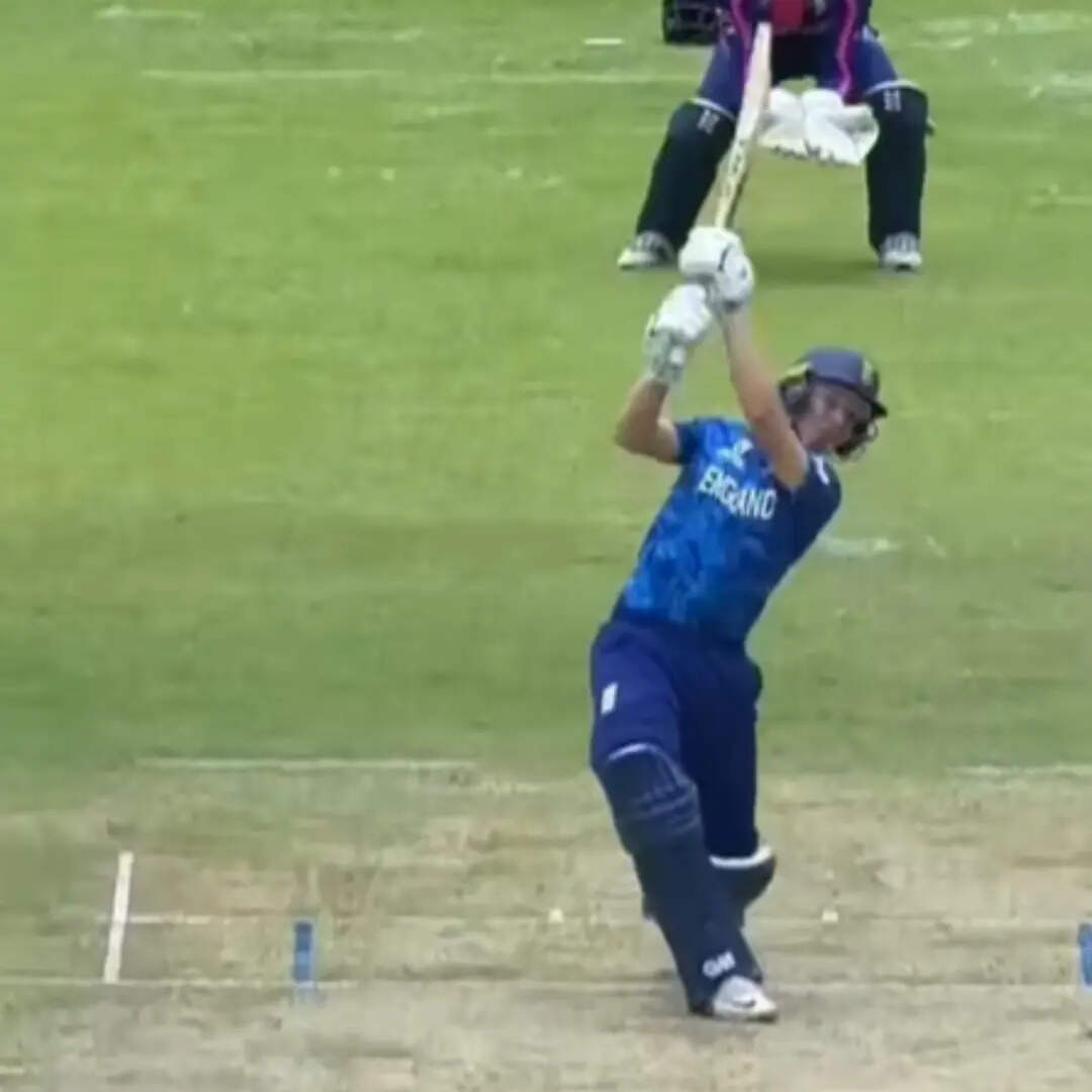 शुरू हुआ मूर्स और मायेस का कमाल