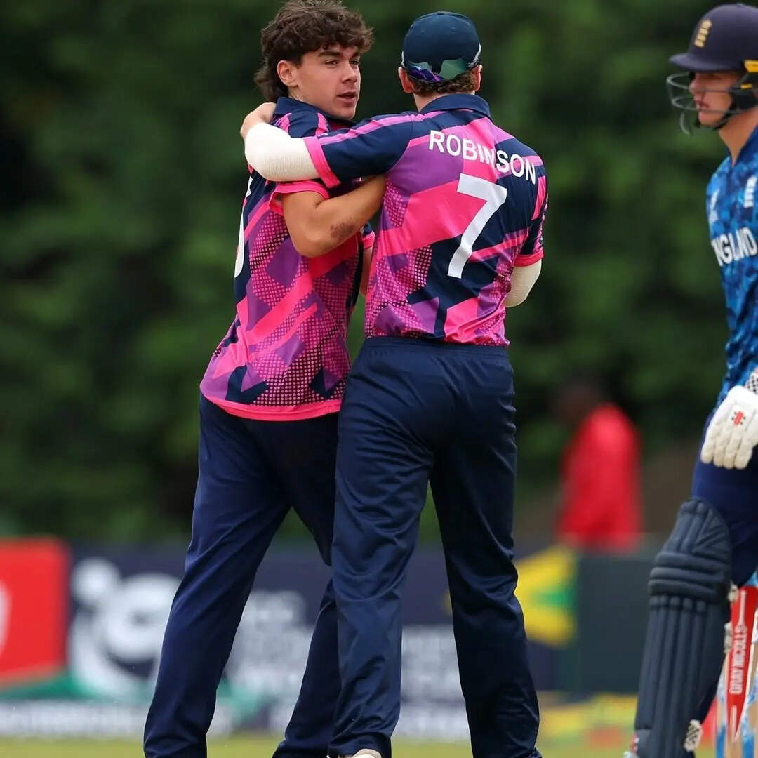 इंग्लैंड ने 12 रन पर गंवाया पहला विकेट