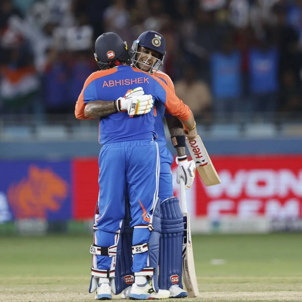 सबसे तेज गति से खेल सौ T20I मैच