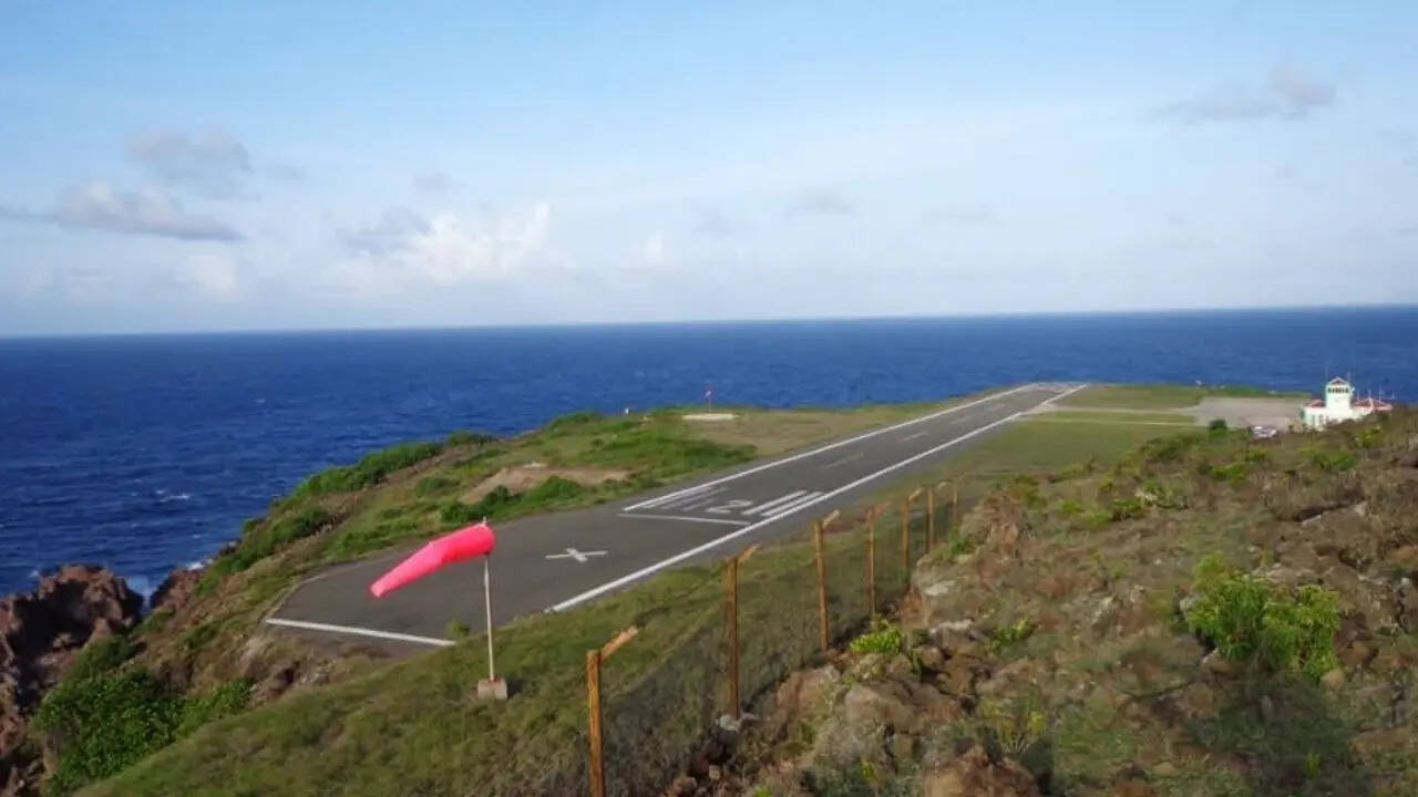 एक गलती और प्लेन समुद्र में