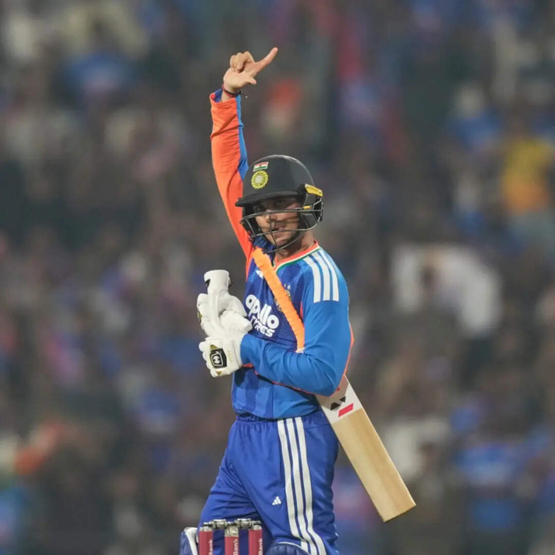 वानखेड़े में की छक्कों की बारिश