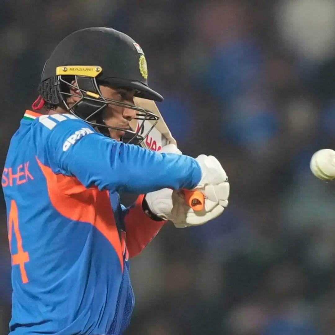 दूसरी बार इडेन गार्डन्स में  लगाई छक्कों की झड़ी