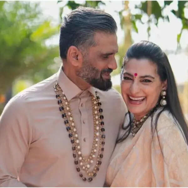 अच्छी लगती है जोड़ी