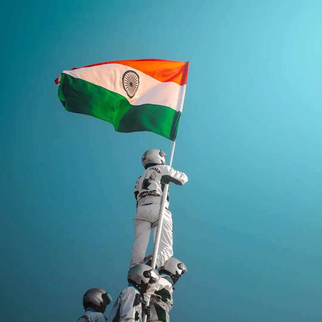 ​तिरंगे की शान के लिए अगर जान भी जाए, तो वो सौभाग्य है। गणतंत्र दिवस की बधाई​