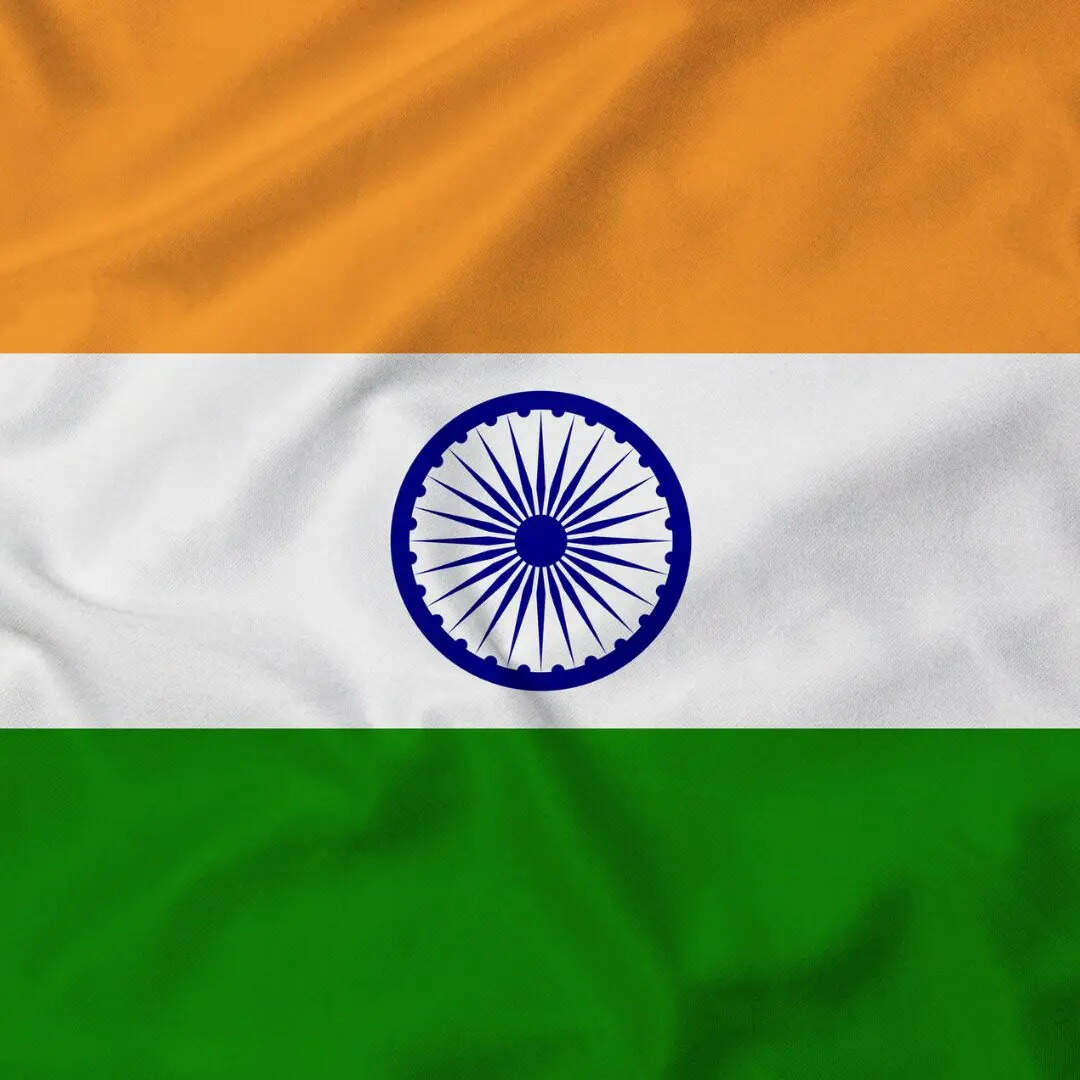 तिरंगा हमेशा हमारी पहचान बना रहे। गणतंत्र दिवस की शुभकामनाएं।