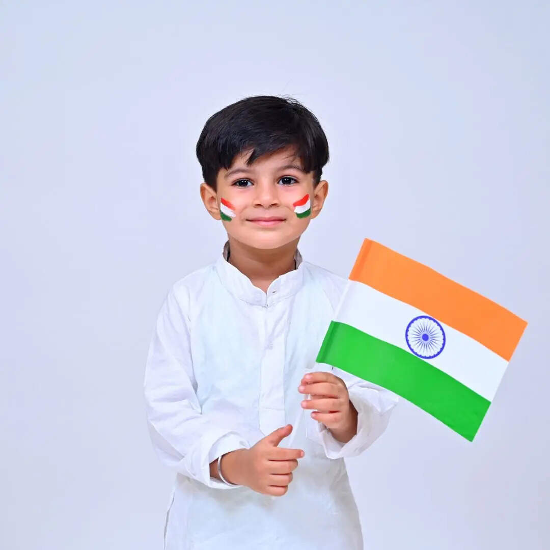 मुस्कुराते रहो, सीखते रहो और भारत को बेहतर बनाते रहो। शुभ गणतंत्र दिवस