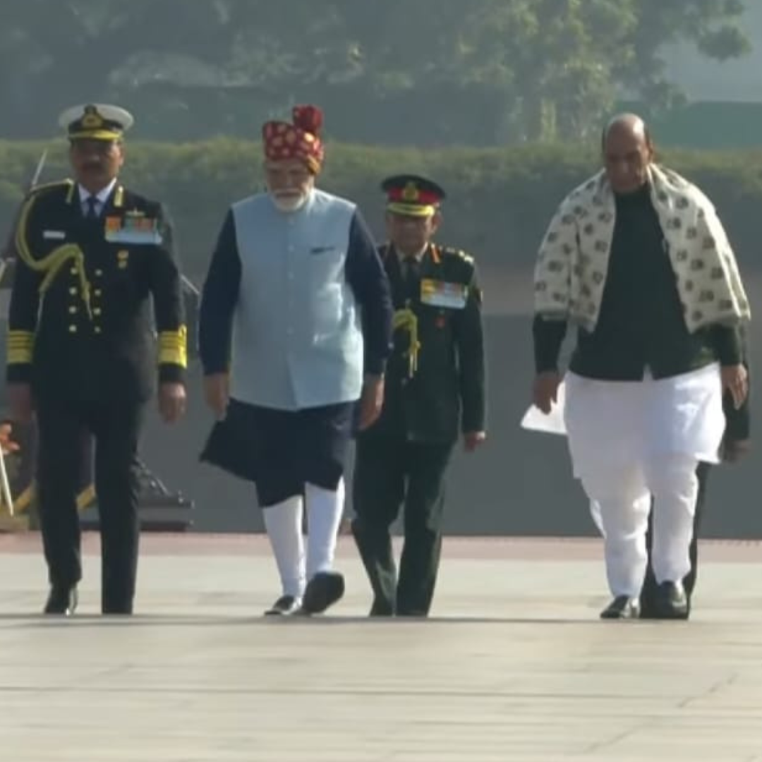 नीले रंग का कुर्ता