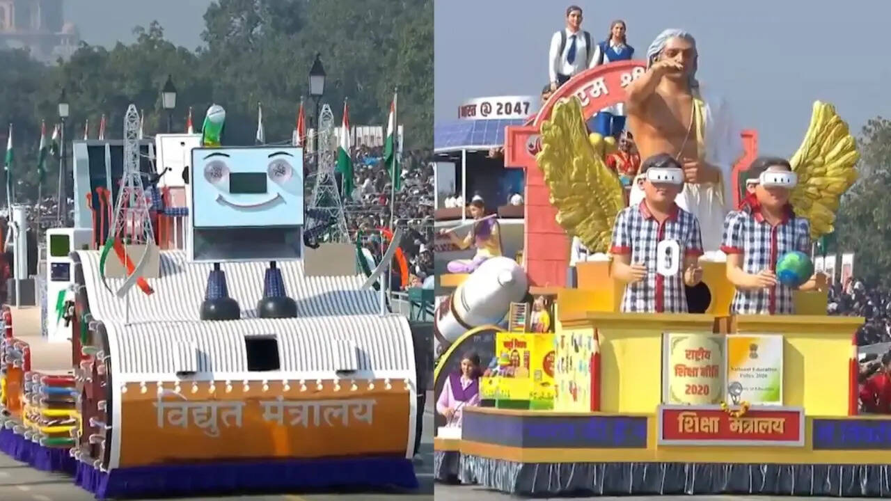 विद्युत और शिक्षा विभाग की झांकी