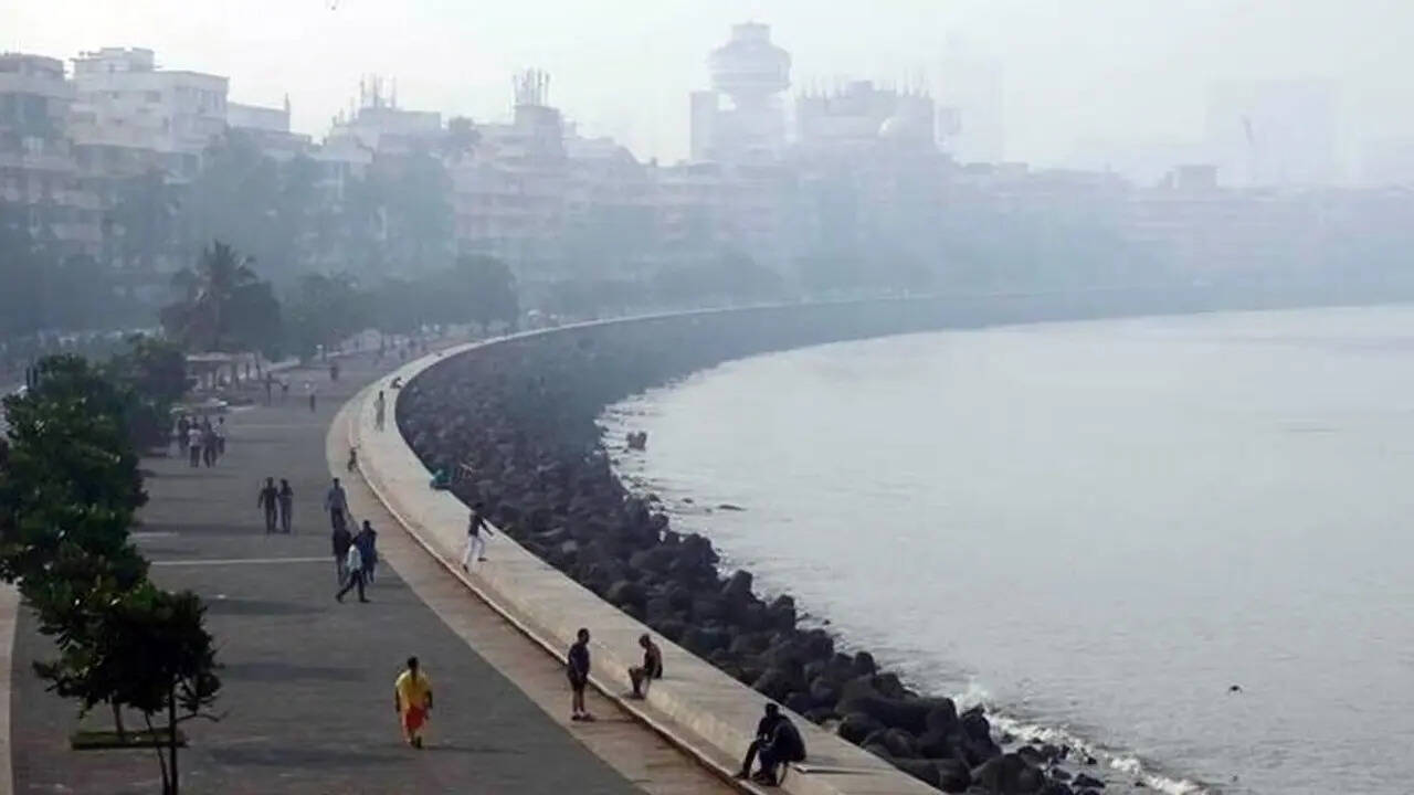 आमची मुंबई की हवा अब भी प्रदूषित है और AQI 158 रिकॉर्ड किया गया