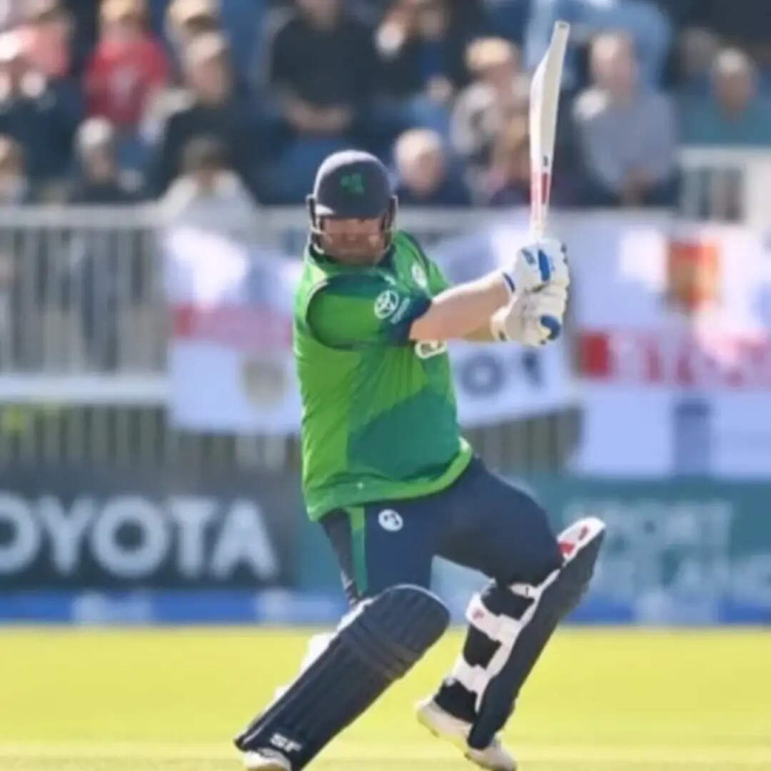 ऐतिहासिक मैच में रहे नाकाम