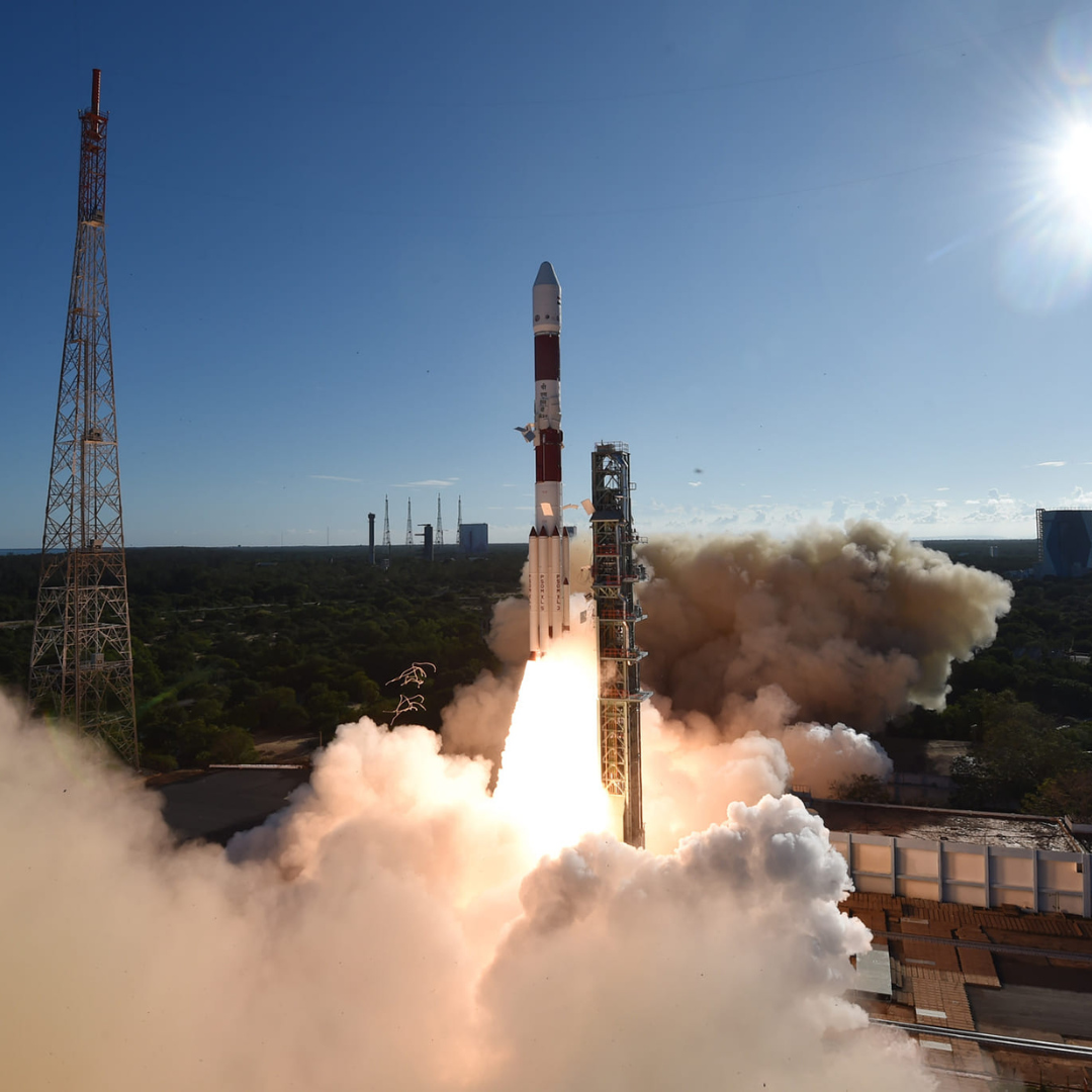 rocket laक्या रॉकेट लॉन्चिंग के समय पैदा होता है धुआं?