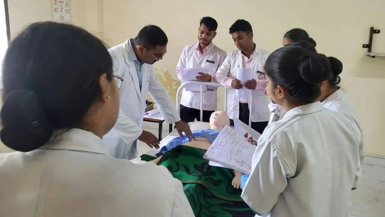 4. नर्सिंग स्टाफ (Nursing Staff)