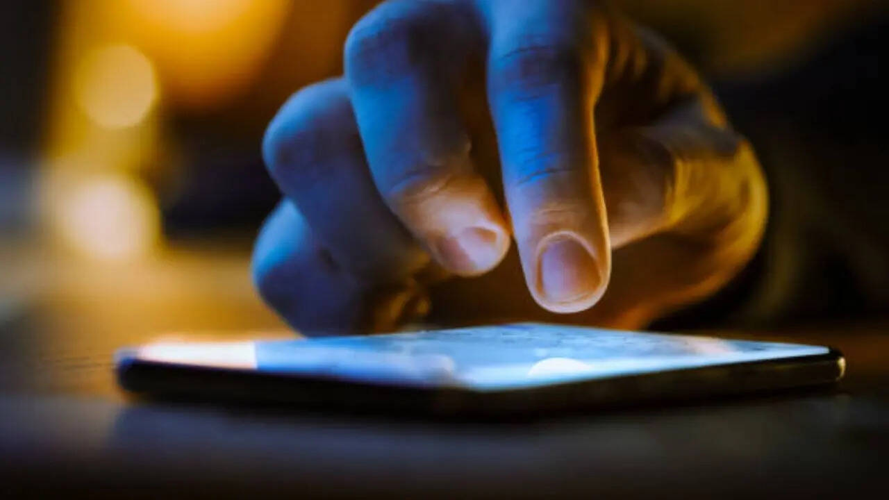 अगर आप एयरटेल का सस्ता और किफायती रिचार्ज प्लान तलाश रहे हैं तो आप 1849 रुपये वाला प्लान खरीद सकते हैं। कम कीमत में आने वाला यह रिचार्ज प्लान ग्राहकों को काफी कुछ ऑफर करता है। 