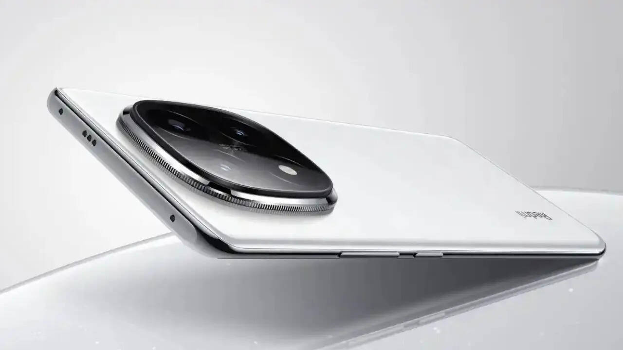 फ्लिपकार्ट ने रेडमी की स्मार्टफोन की कीमतों में बड़ी कटौती की है। कंपनी ग्राहकों को 200 मेगापिक्सल वाले स्मार्टफोन पर भारी भरकम छूट दे रही है। आइए आपको रेडमी के तीन पॉपुलर स्मार्टफोन्स पर मिलने वाली धाकड़ डील्स के बारे में बताते हैं।