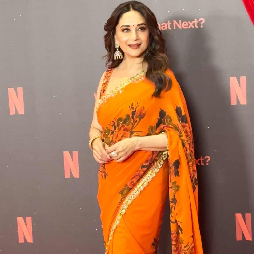 माधुरी की जॉर्जेट-शिफॉन साड़ी