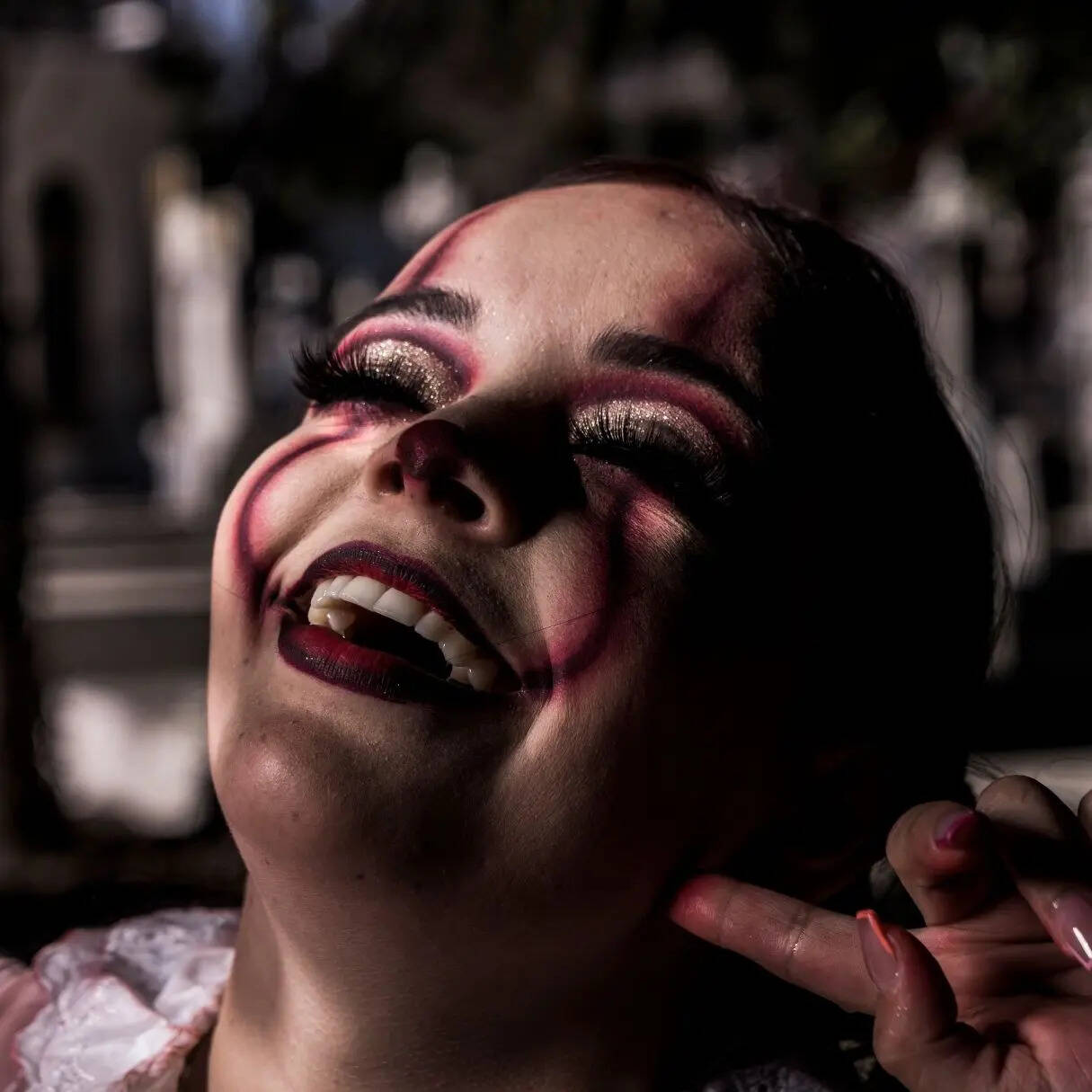 4 डरावनी या हिंसक तस्वीरें और वीडियो