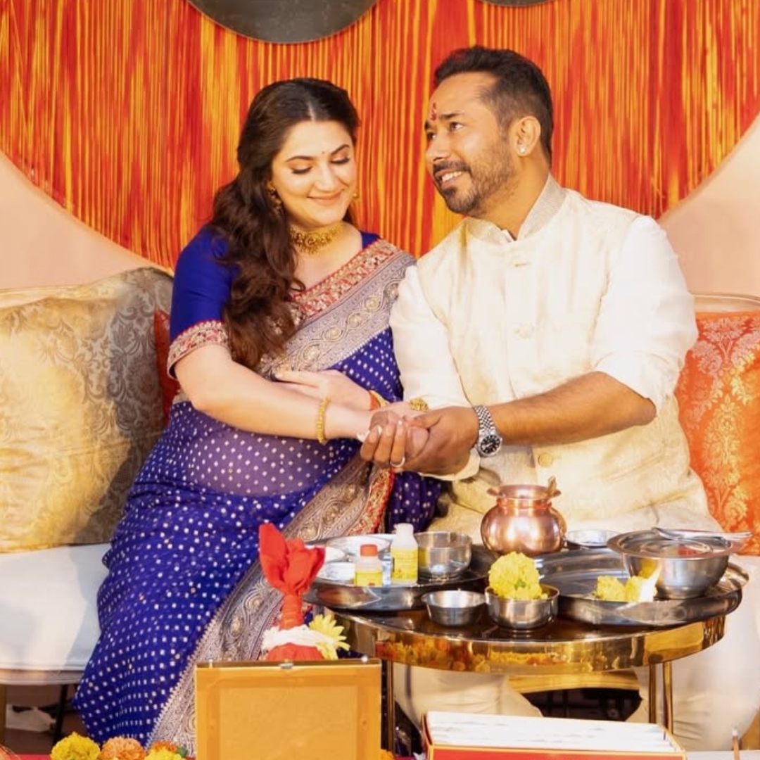 साड़ी में सुंदरी 