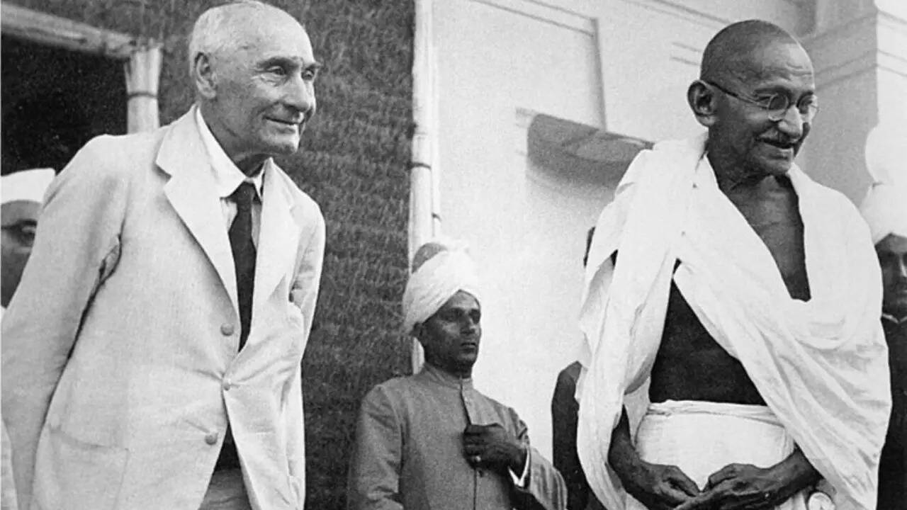 इतनी सी ही नहीं बल्कि पूरी बड़ी फोटो है यह