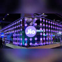 Jio ने करोड़ों मोबाइल यूजर्स की खत्म कर दी बड़ी टेंशन 336 दिन वाले प्लान ने कराई मौज