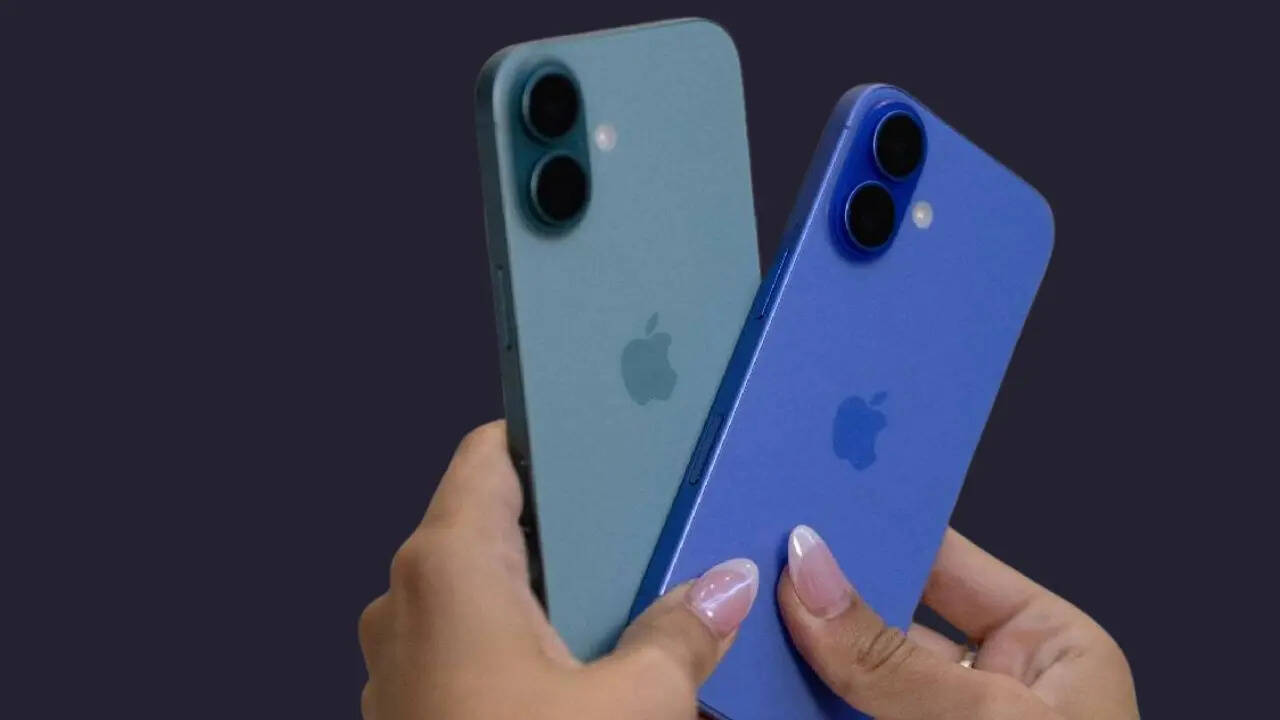 फ्लिपकार्ट ग्राहकों को फ्लिपकार्ट एक्सिस बैंक कार्ड पर 4433 रुपये का इंस्टेंट डिस्काउंट दे रहा है। अगर आप Flipkart SBI Credit कार्ड से खरीदारी करते हैं तो आपको इस पर भी 4433 रुपये का इंस्टेंट डिस्काउंट मिलेगा।  वहीं ICICI बैंक कार्ड पर आपको 2000 रुपये की इंस्टेंट छूट मिलेगी। 