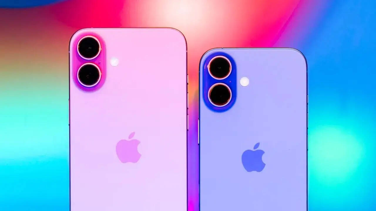 अब बात करते हैं iPhone 16 पर मिलने वाले एक्सचेंज ऑफर की। अगर आप खरीदारी के समय पुराना स्मार्टफोन एक्सचेंज करते हैं तो आप 50500 रुपये तक की बचत कर पाएंगे। अगर आप इस ऑपर में 30 हजार रुपये तक की भी बचत कर लेते हैं तो iPhone 16 को 34900 रुपये की कीमत में खरीद पाएंगे। बता दें कि एक्सचें वैल्यू आपके पुराने फोन की वर्किंग और फिजिकल कंडीशन पर निर्भर करेगी।