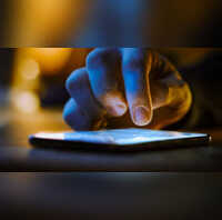 लापता हो रहे हैं लोगस्मार्टफोन में तुरंत ऑन कर लें ये 3 सेटिंग Emergency में तुरंत पहुंचेगी मदद