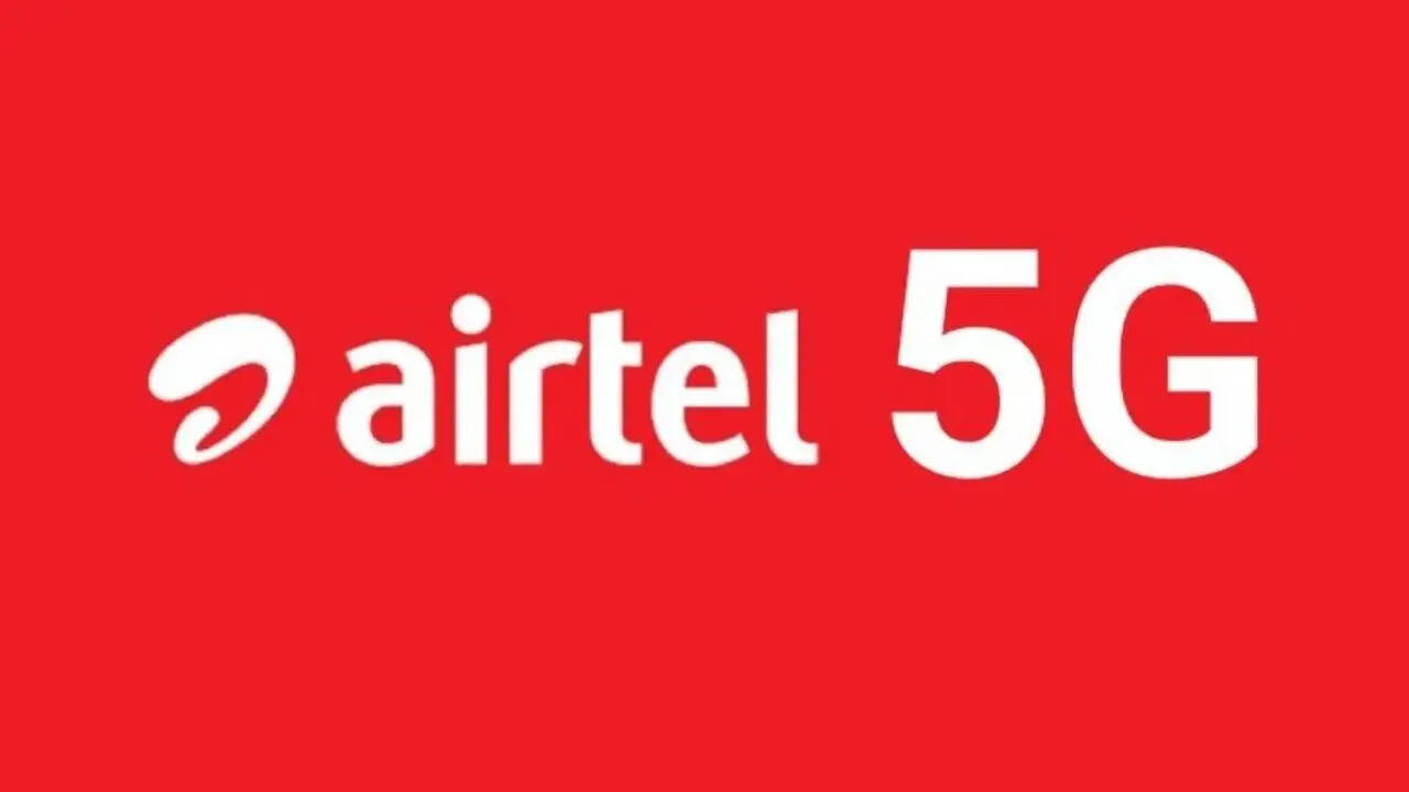 अगर आपके मोबाइल फोन में एयरटेल का सिम कार्ड है तो आपके लिए अच्छी खबर है। एयरटेल ने अपने करोड़ों ग्राहकों की बड़ी टेंशन खत्म कर दी है। एयरटेल ग्राहकों को एक साल के लिए फ्री सर्विस दे रहा है। 
