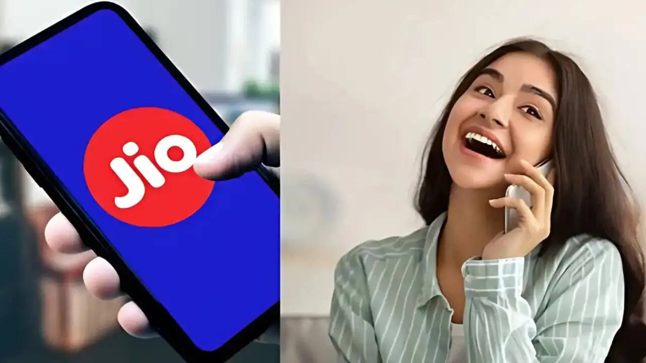 strongJio Rs 999 Plan Offerstrong 90 दिन से ज्यादा दिन की वैलिडिटी वाला एक और जियो के पोर्टफोलियो में मौजूद है। 999 रुपये वाले रिचार्ज प्लान में कंपनी ग्राहकों को 98 दिनों की वैलिडिटी ऑफर कर रहा है।