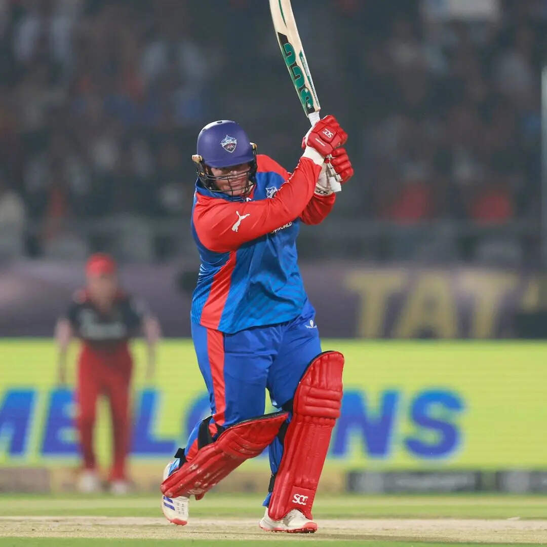 नंबर 4 पर लिजेल ली