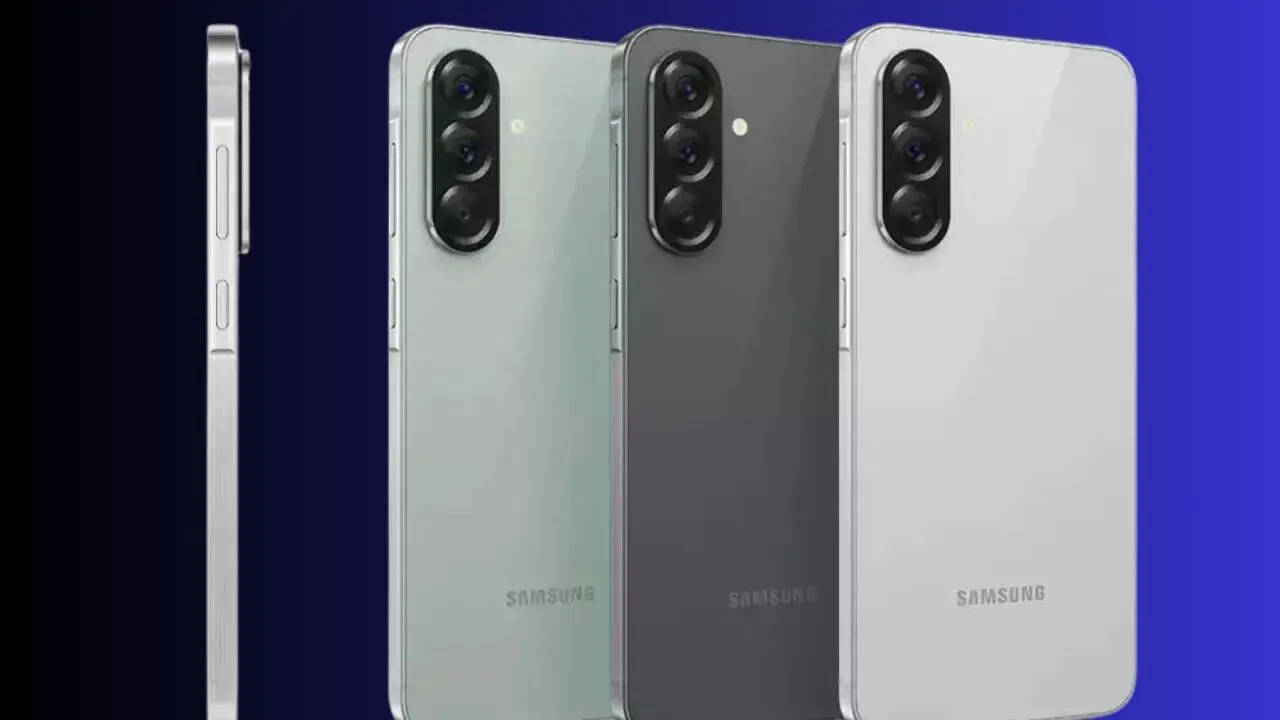 Samsung Galaxy A56 5G  में परफॉर्मेंस के लिए Exynos 1580 चिपसेट मिलता है। कंपनी ने इसमें 12GB तक की रैम और 156GB तक की स्टोरेज उपलब्ध कराई है। फोटोग्राफी के लिए रियर पैनल में 50+12+5 मेगापिक्सल के तीन सेंसर दिए गए हैं। सेल्फी और वीडियो कॉलिंग के लिए इसमें 12 मेगापिक्सल का कैमरा दिया गया है। 