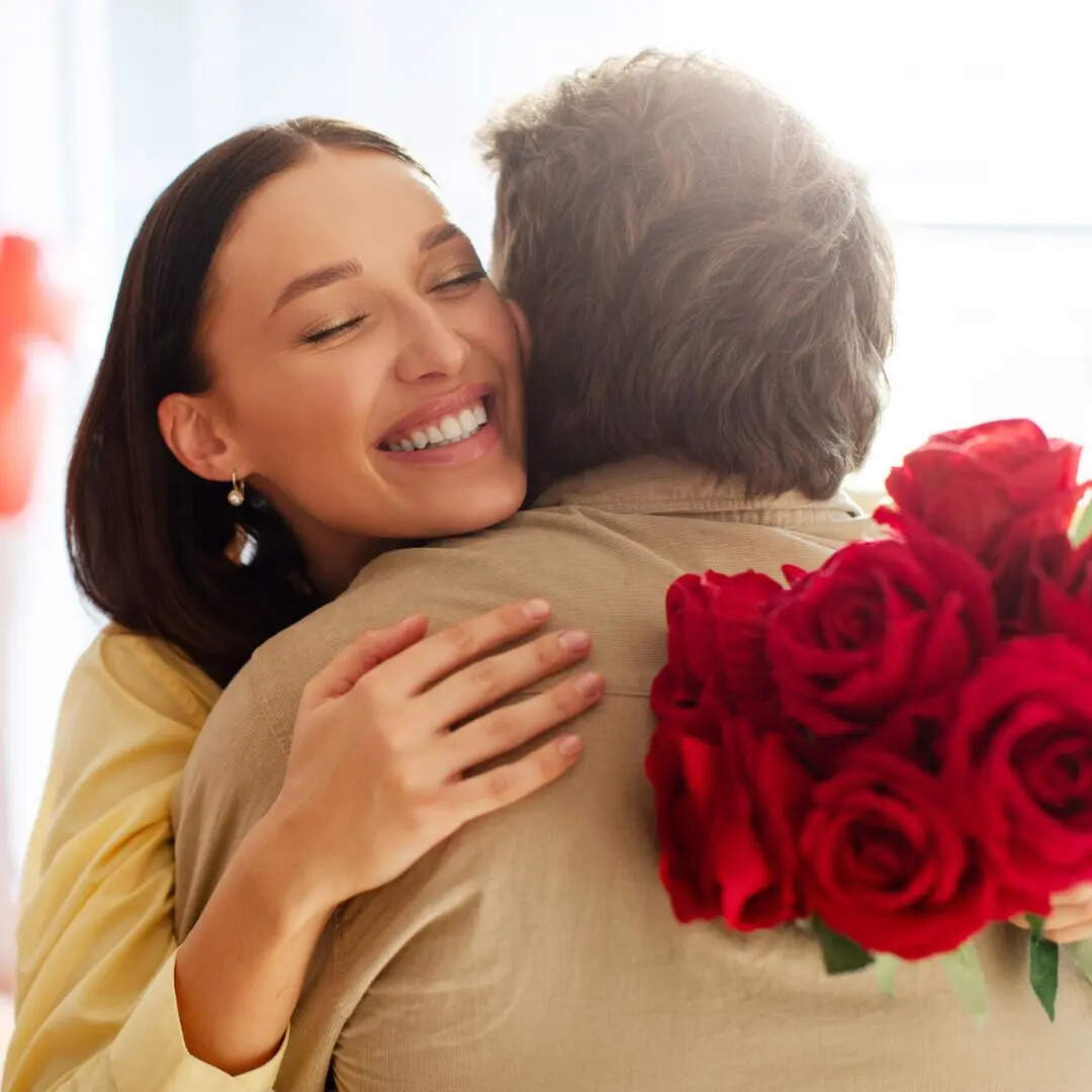 नाजुक सही पर गुलाब प्यारा है