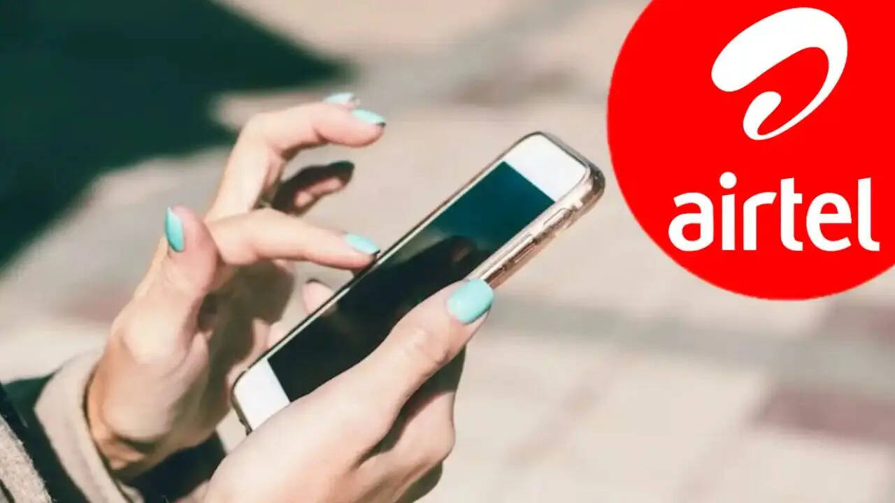 ग्राहकों की सहूलियत के लिए एयरटेल ने लंबी वैलिडिटी वाले प्लान्स की संख्या बढ़ा दी है ताकि ग्राहकों को बार-बार रिचार्ज प्लान न खरीदना पड़े। आइए आपको एयरटेल का तीन महीने तक चलने वाले प्लान्स की जानकारी देते हैं।