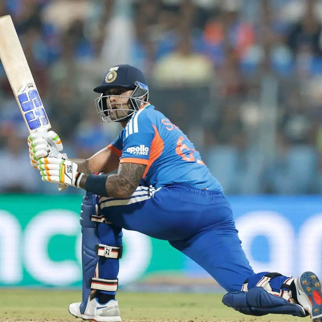 सूर्या ने संभाली पारी 