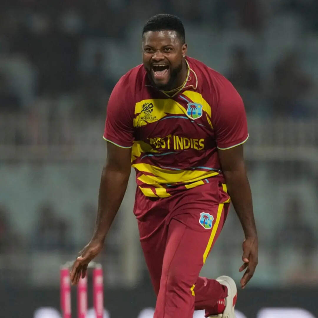 पांच गेंद में चटकाए 4 विकेट