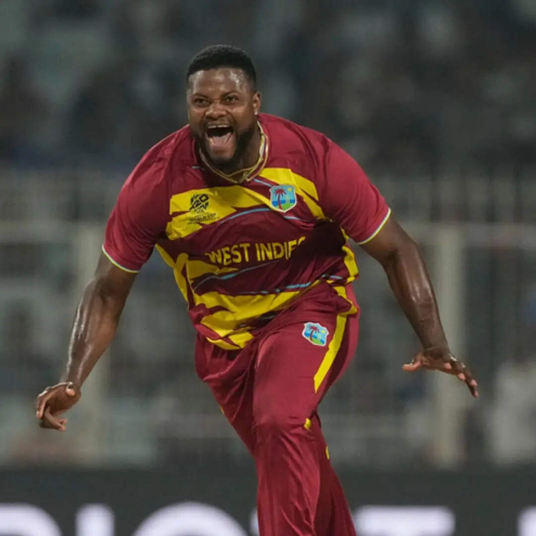 किया विश्व कप में सर्वश्रेष्ठ गेंदबाजी प्रदर्शन