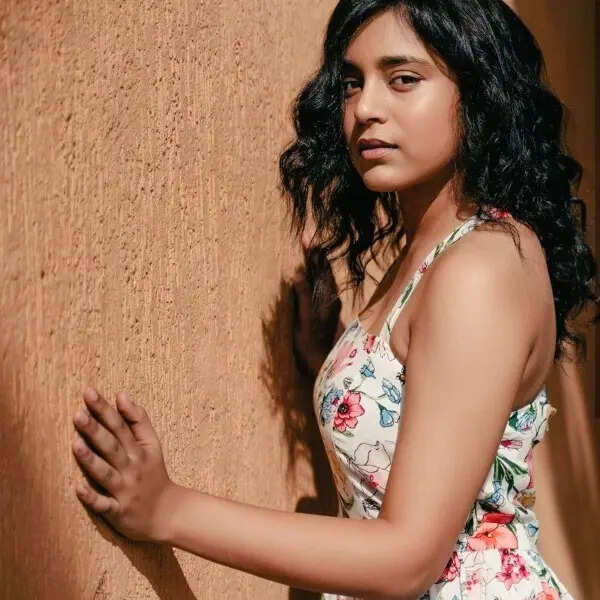 सुंबुल तौकीर  