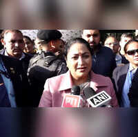 दिल्ली बनेगी Electric Bus Capital अगले 3 साल में 100 इलेक्ट्रिक होगा सरकारी बसों का बेड़ा मुख्यमंत्री रेखा गुप्ता का बड़ा एलान