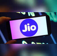 Jio ने 365 दिन के लिए कर दिया सस्ता जुगाड़ करोड़ों यूजर्स की बड़ी टेंशन हुई खत्म