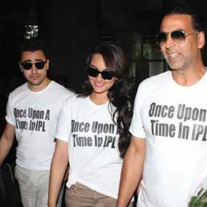 लोग लगा रहे हैं अक्षय कुमार पर निशाना