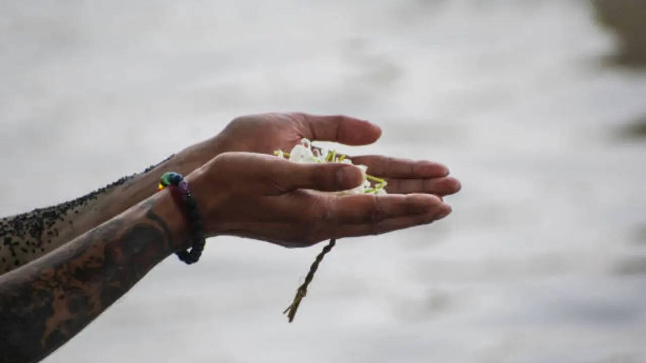 पितृ पक्ष (श्राद्ध) - 27 सितंबर से 10 अक्टूबर 2026